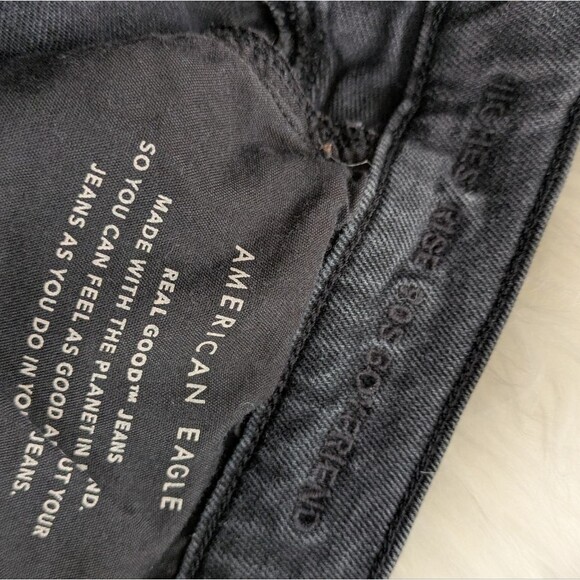 American Eagle Highest Rise 90s Boyfriend Black Jeans Size 10 distressed strigid - Picture 6 of 8
